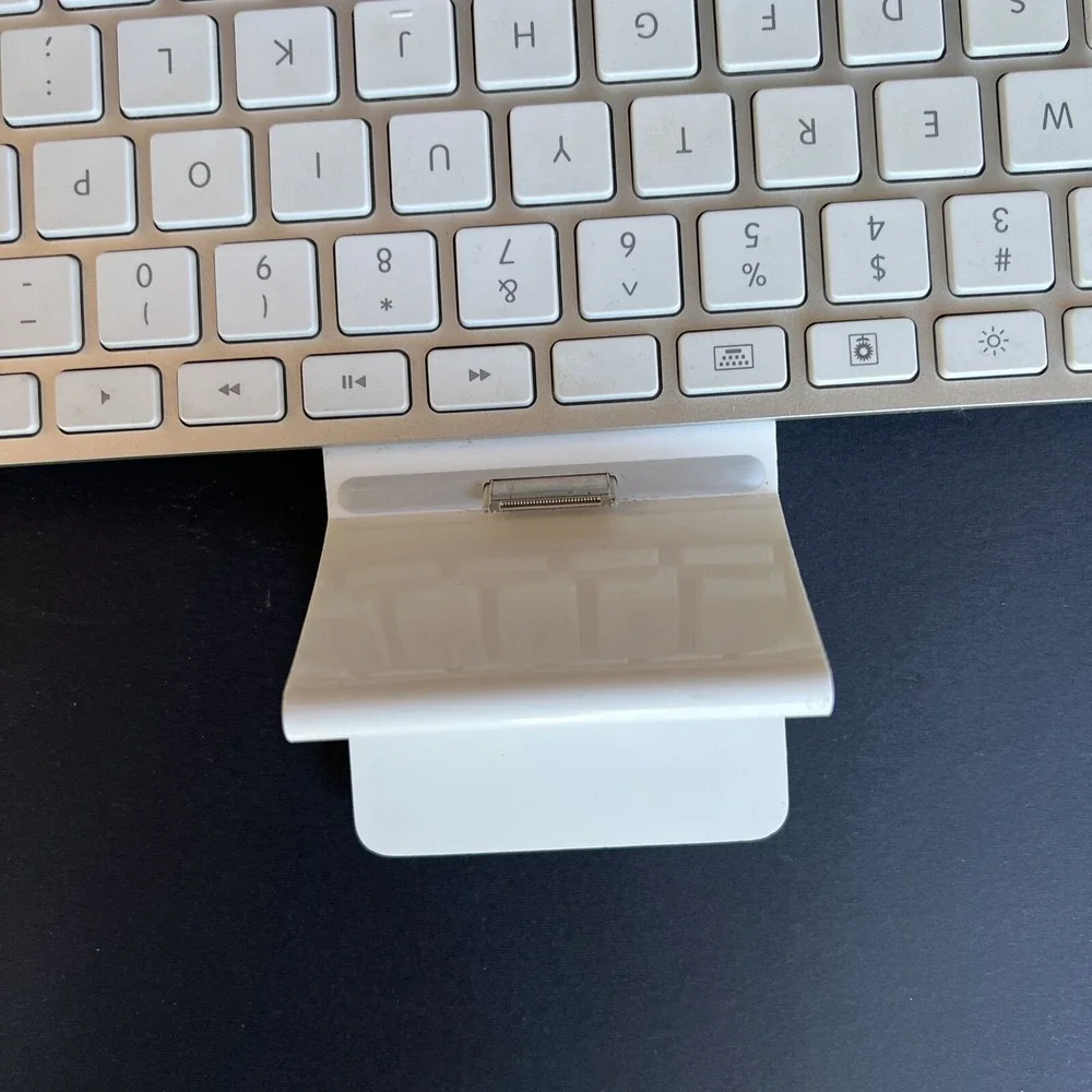 Apple iPad Keyboard Dock A1359 30-Pin 1st, 2nd Generation iPad Accessory